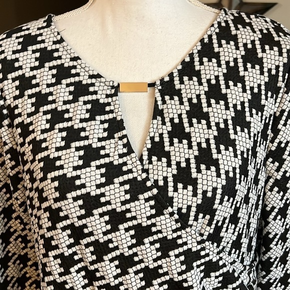 Harper 241 Dress black white geo houndstooth faux wrap midi size 16 NWT - Picture 4 of 15